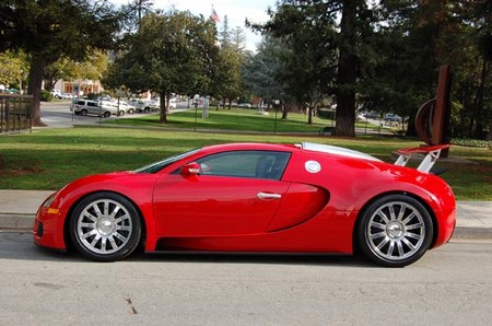 Bugatti Veyron red
